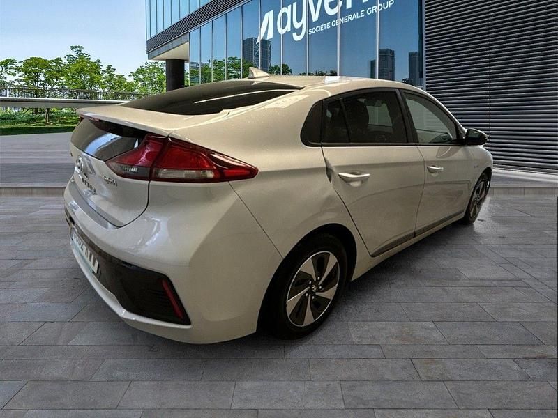 Usado Hyundai Ioniq 141 CV (103 kW) 2019 Gris Utilitario