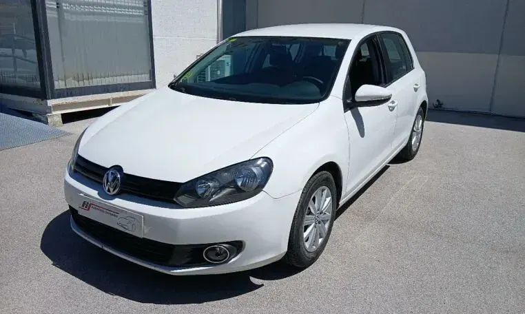 Usado VW Golf VI 105 CV (77 kW) 2010 Blanco Utilitario