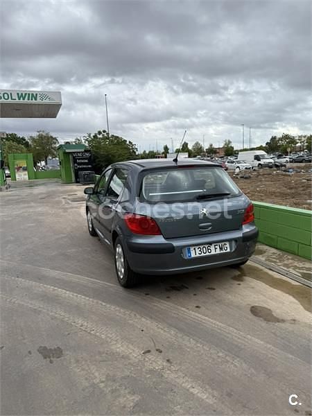 Usado Peugeot 307 110 CV (80 kW) 2007 Gris / plata Berlina