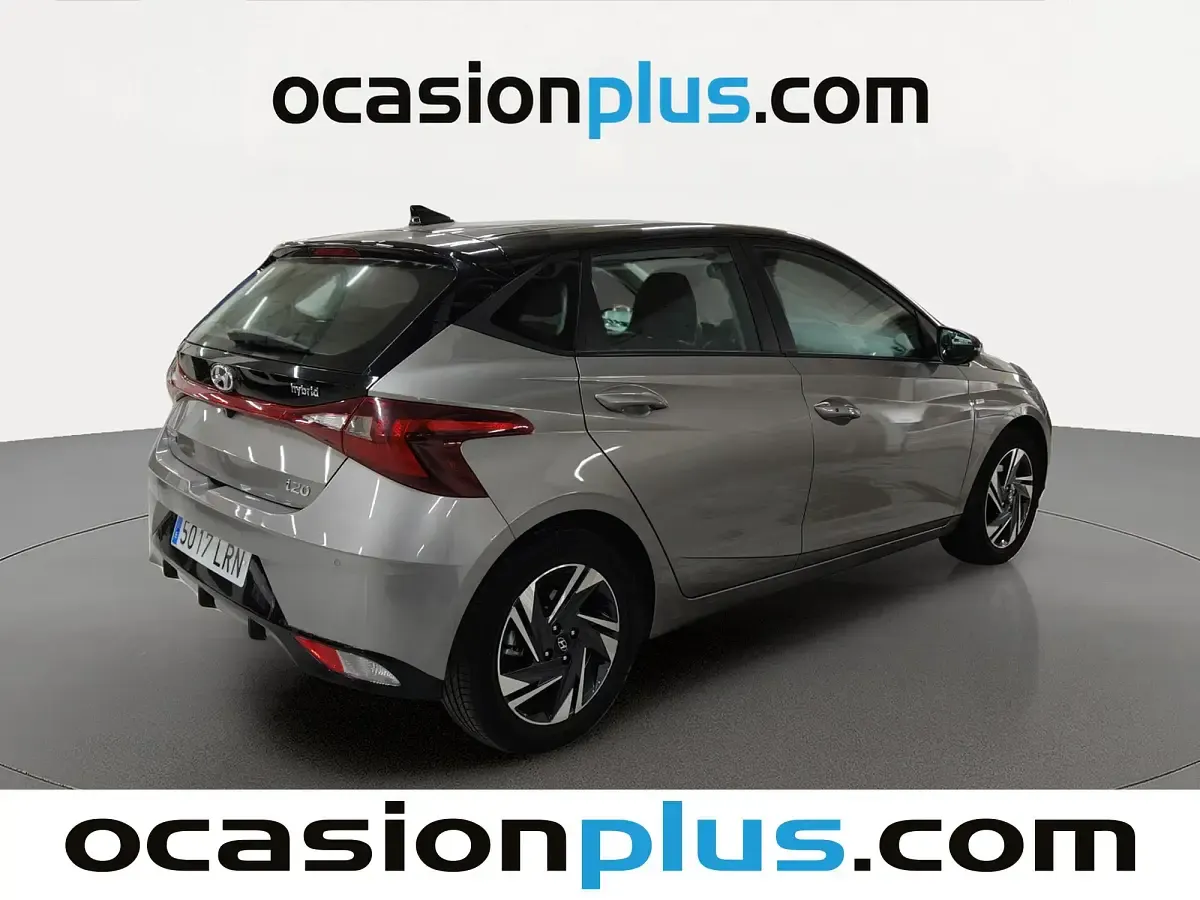 Usado Hyundai i20 101 CV (74 kW) 2021 Gris Utilitario