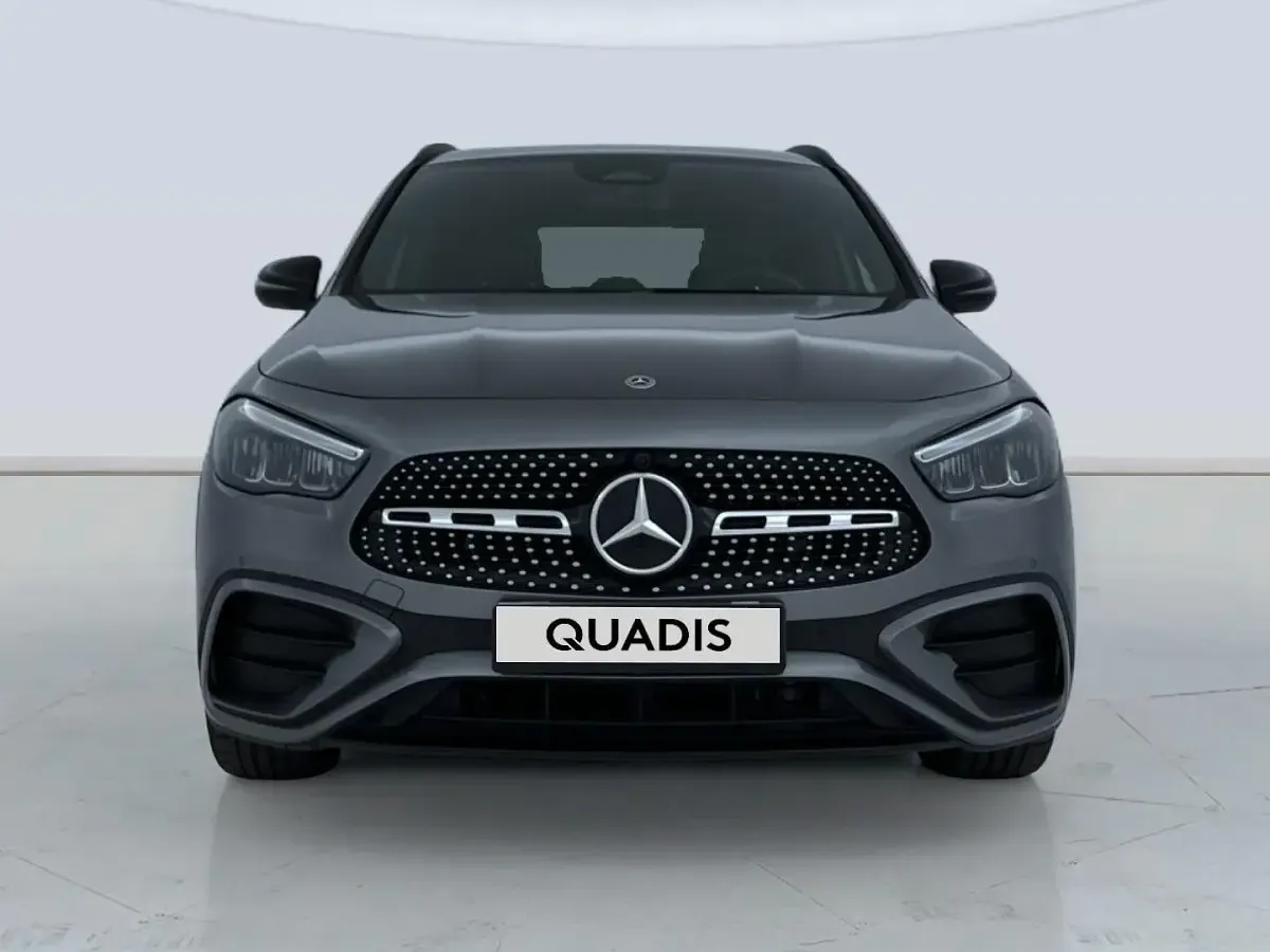 Usado Mercedes GLA200 163 CV (119 kW) 2024 Gris SUV