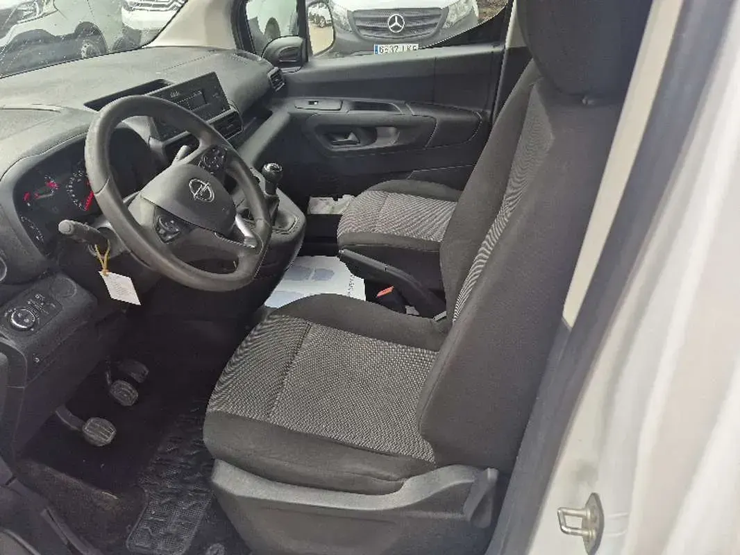 Usado Opel Combo S 100 CV (73 kW) 2021 Blanco Monovolumen