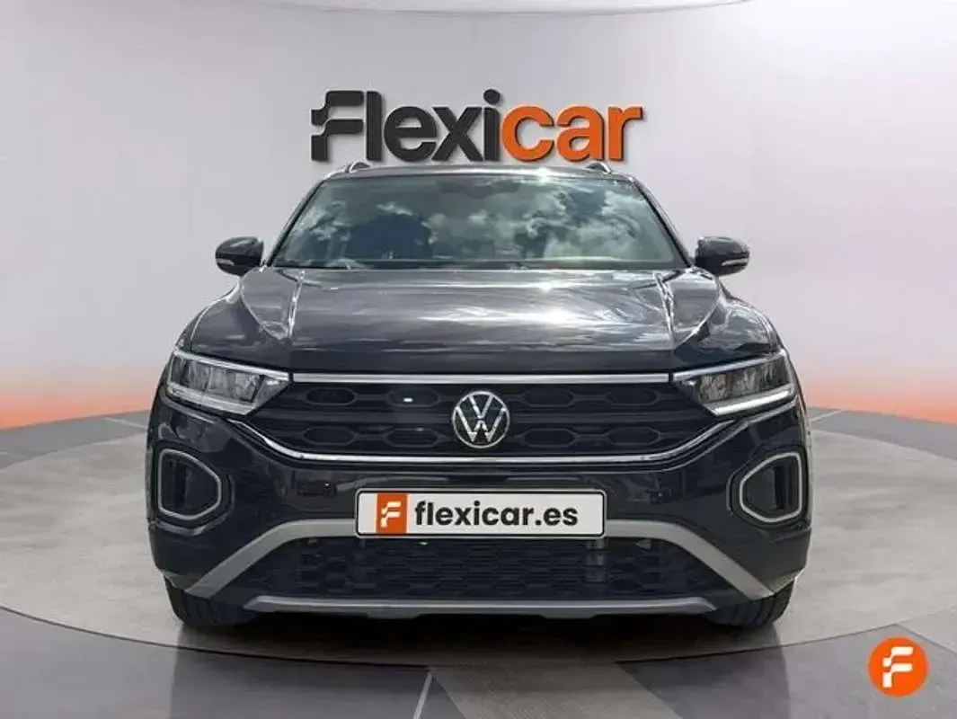 Usado VW T-Roc Life 150 CV (110 kW) 2024 Negro SUV