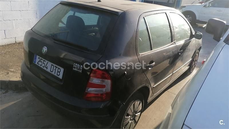 Negro Usado 2005 Skoda Fabia Berlina | 700 € - Imagen 1/4