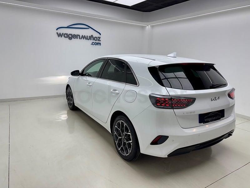 Usado Kia Ceed Style 100 CV (73 kW) 2025 Blanco Utilitario