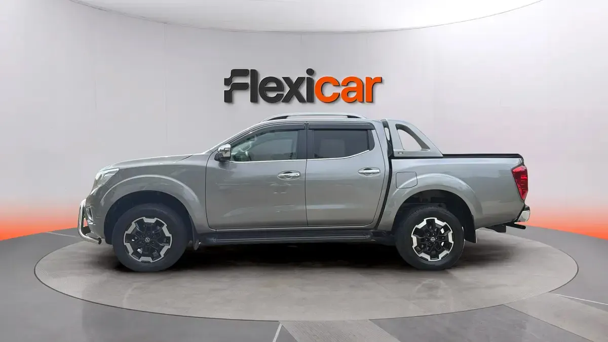 Usado Nissan Navara N-Guard 190 CV (139 kW) 2021 Gris Pickup/Camioneta
