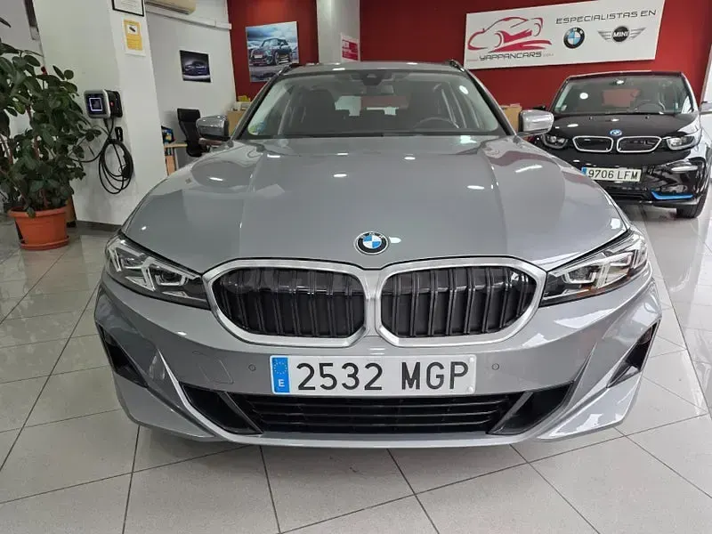 Usado BMW 318 150 CV (110 kW) 2023 Gris / plata Familiar