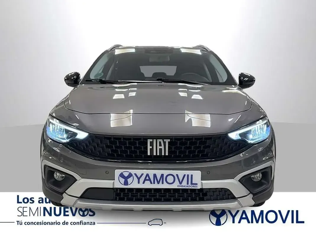 Usado Fiat Tipo Cross 99 CV (72 kW) 2021 Gris Utilitario