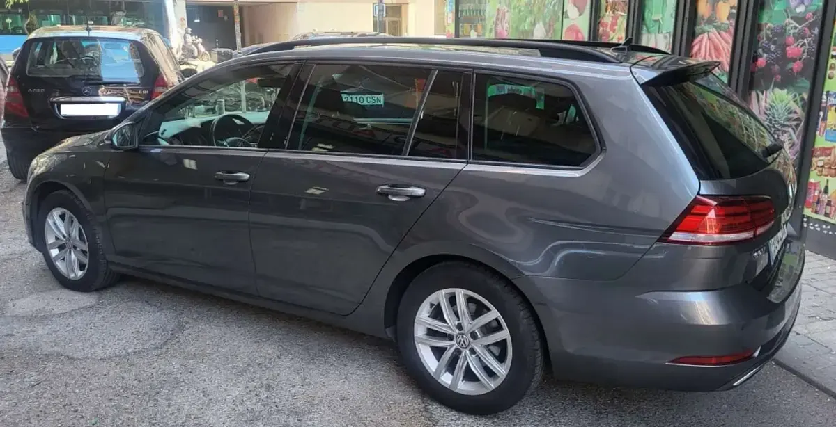 Usado VW Golf VII Advance 150 CV (110 kW) 2019 Gris Familiar