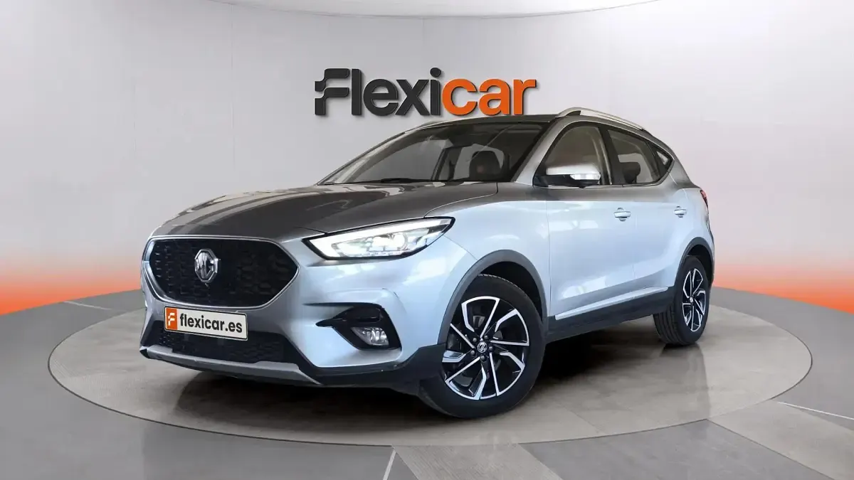 Usado MG ZS Luxury 111 CV (81 kW) 2022 Gris SUV