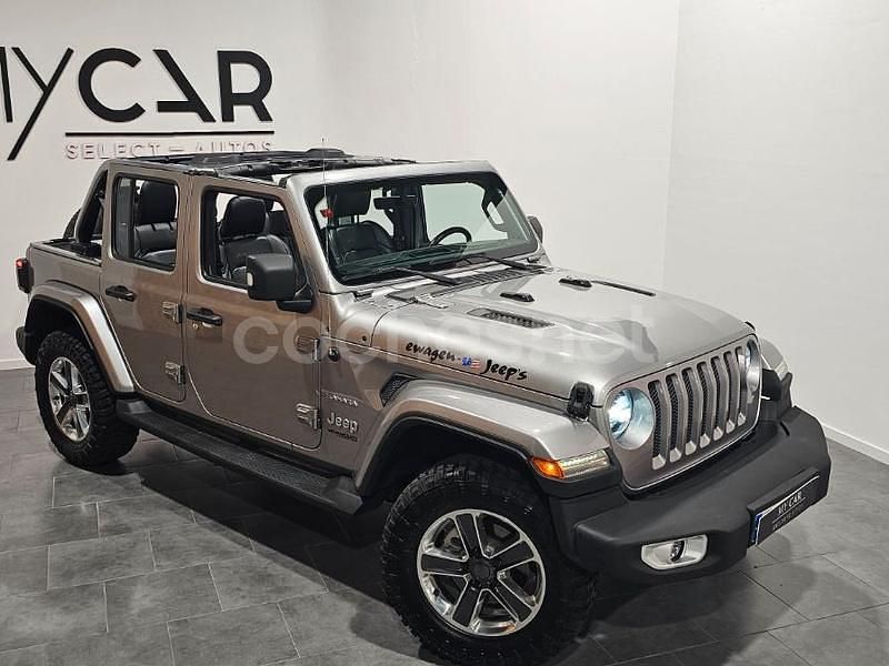 Usado Jeep Wrangler Sahara 270 CV (198 kW) 2019 Gris / plata SUV