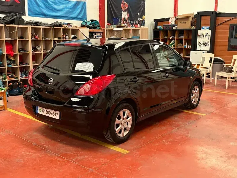 Usado Nissan Tiida Tekna 105 CV (77 kW) 2008 Negro Berlina