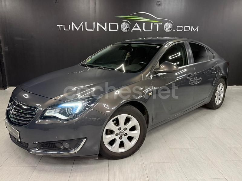 Gris / plata Usado 2014 Opel Insignia Excellence Berlina | 9990 € (Un poco caro) - Imagen 1/4