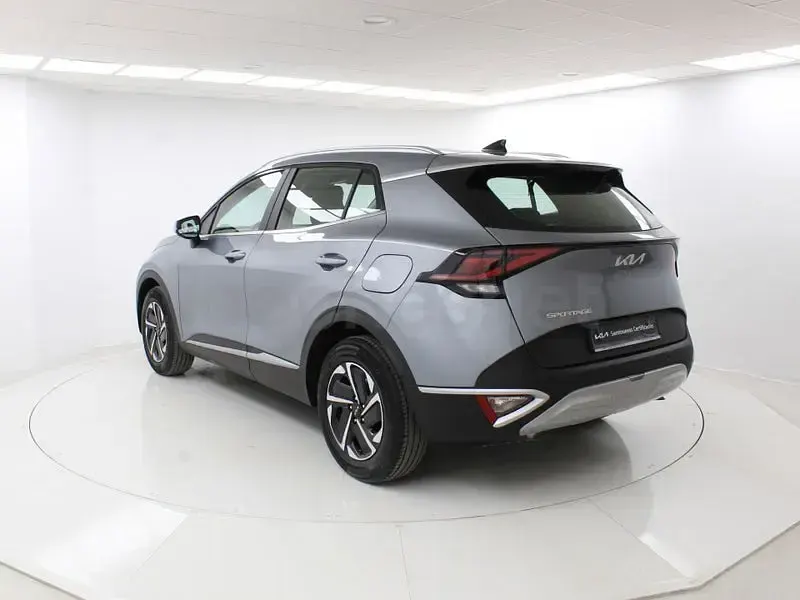 Usado Kia Sportage 150 CV (110 kW) 2023 Gris / plata SUV