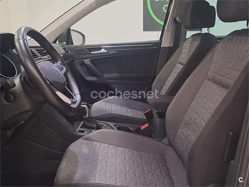 Usado VW Tiguan Life 150 CV (110 kW) 2024 Gris / plata SUV