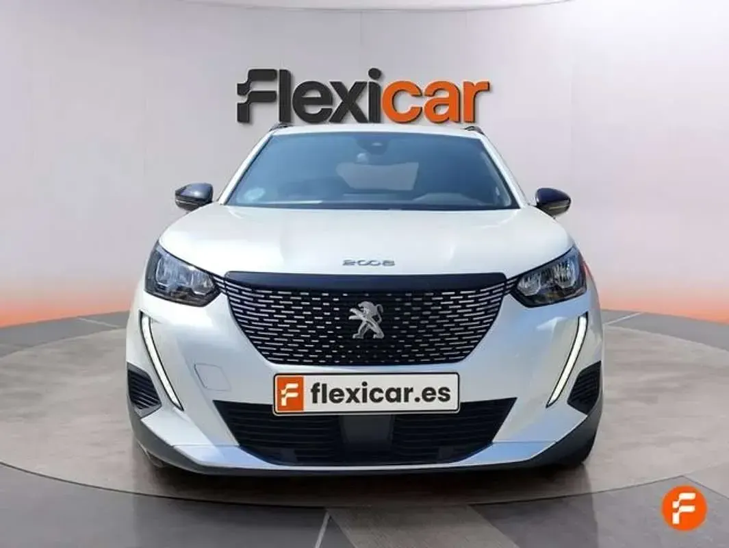 Usado Peugeot 2008 Allure 101 CV (74 kW) 2022 Blanco SUV