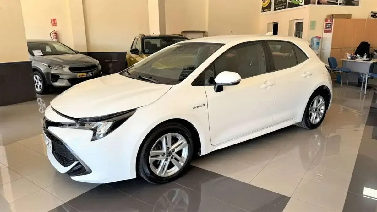 Usado Toyota Corolla Active 122 CV (89 kW) 2021 Blanco Utilitario