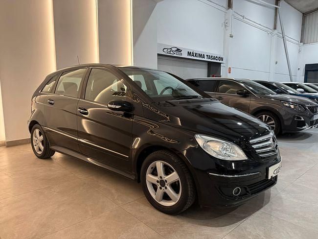Usado Mercedes B180 109 CV (80 kW) 2007 Negro Monovolumen