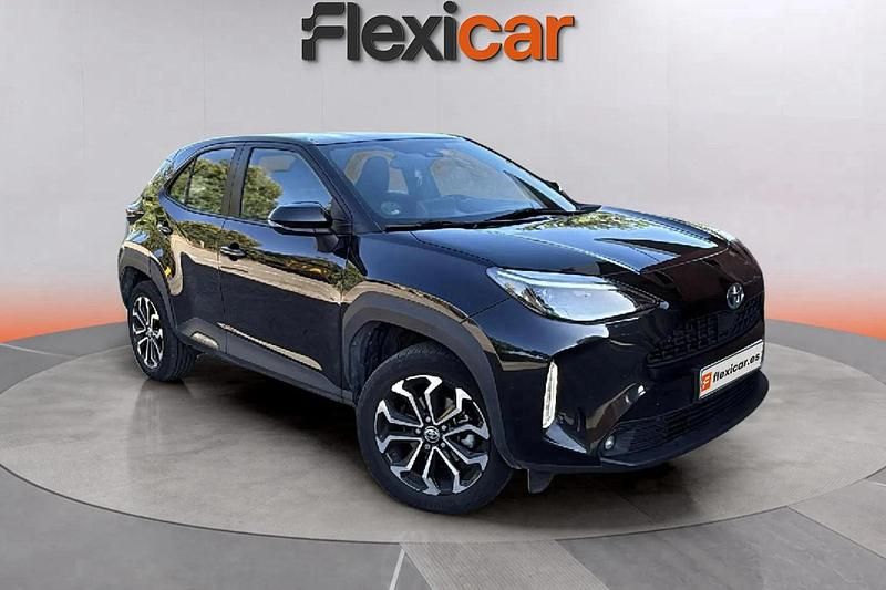 Negro Usado 2021 Toyota Yaris Hybrid Active | 20.990 € (Un poco caro) - Imagen 1/4