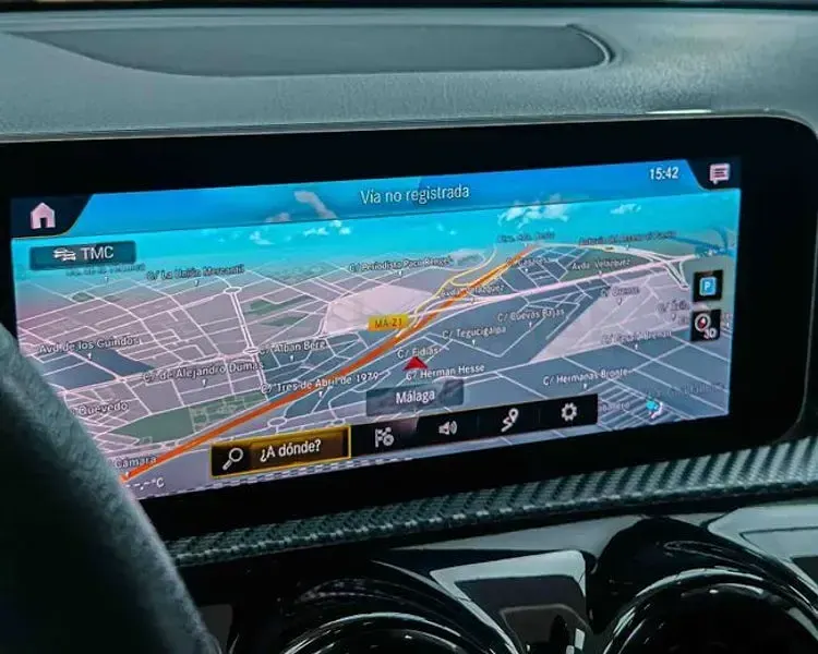 Usado Mercedes A180 116 CV (85 kW) 2019 Rojo Berlina