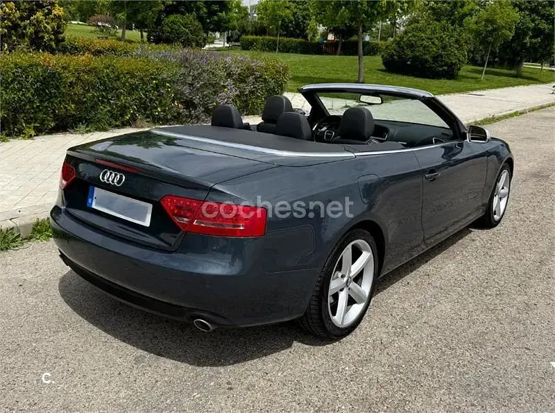 Usado Audi A5 Cabriolet S-Line 190 CV (139 kW) 2010 Gris / plata Descapotable