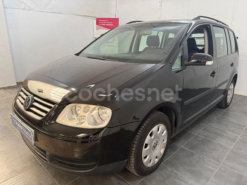 Negro Usado 2004 VW Touran Advance Monovolumen | 5599 € (Precio justo) - Imagen 1/4
