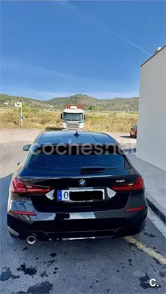 Usado BMW 118 Comfort Edition 136 CV (100 kW) 2023 Negro Utilitario