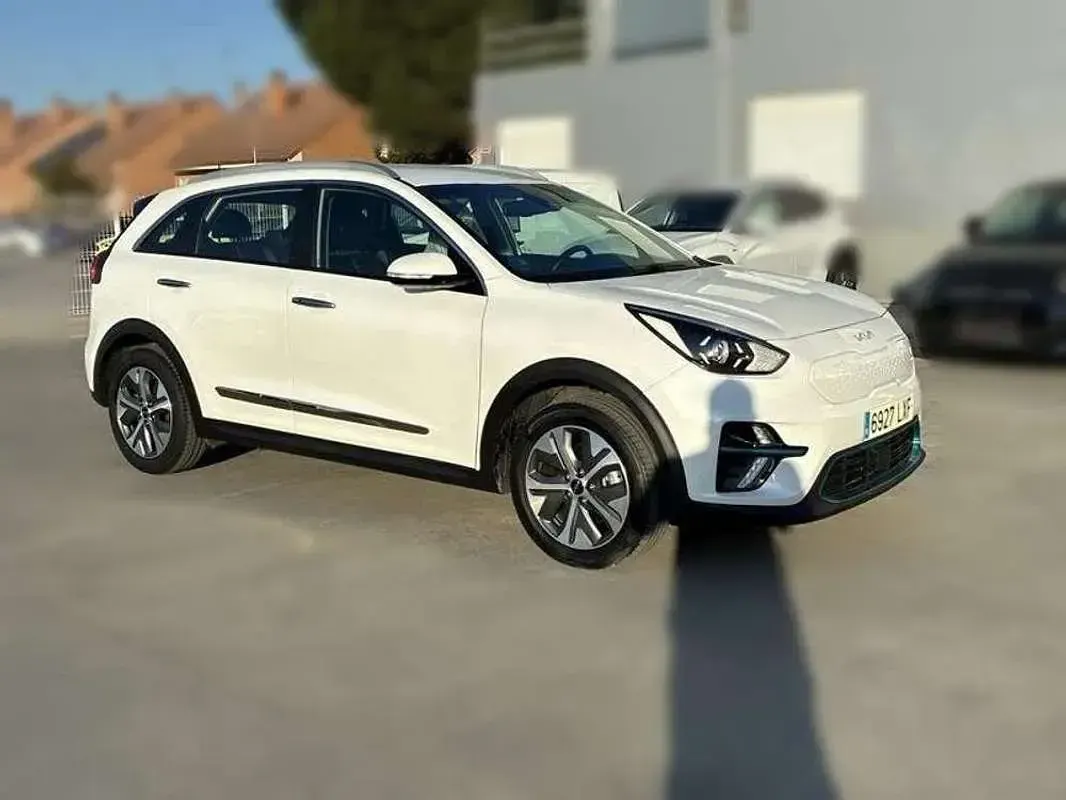 Usado Kia e-Niro 150 kW (204 CV) 2022 Blanco SUV