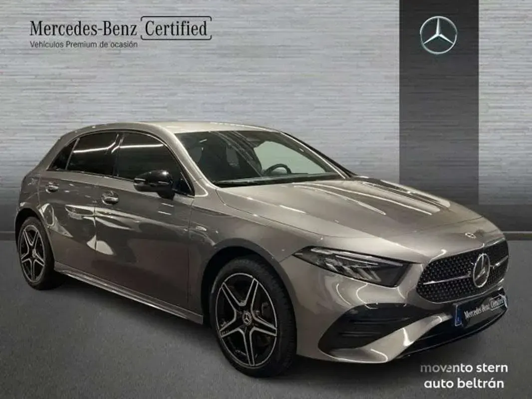 Usado Mercedes A250 Advanced 218 CV (160 kW) 2025 Gris Utilitario