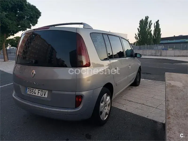 Usado Renault Espace Dynamique 150 CV (110 kW) 2006 Beige Monovolumen