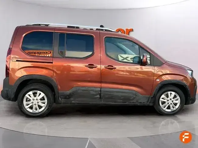 Usado Peugeot Rifter Allure 100 CV (73 kW) 2019 Naranja Monovolumen