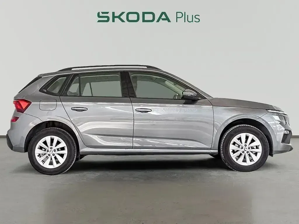 Usado Skoda Kamiq Essence 95 CV (69 kW) 2024 Gris SUV