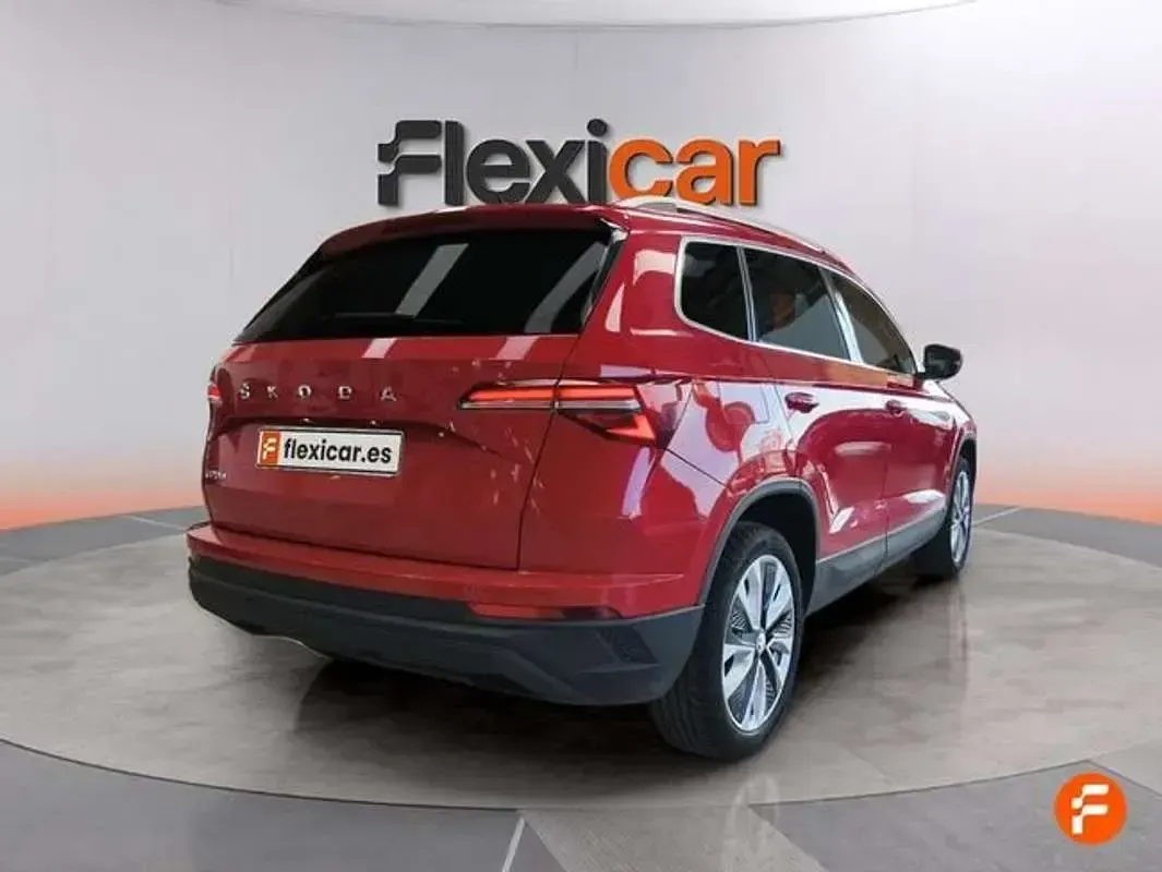 Usado Skoda Karoq Selection 150 CV (110 kW) 2024 Rojo SUV