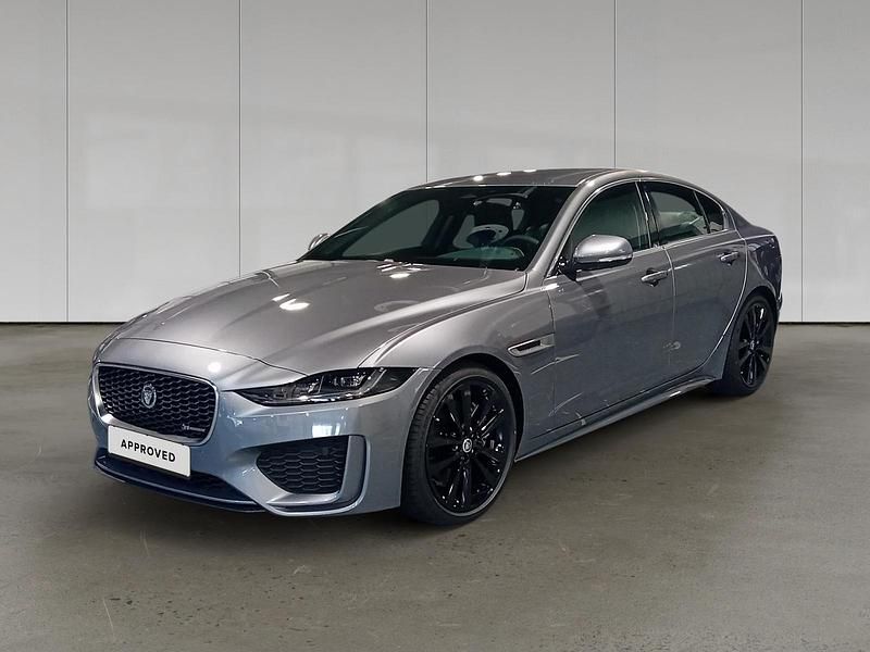 Eiger grey Usado 2024 Jaguar XE R-Dynamic Berlina | 49.800 € - Imagen 1/4