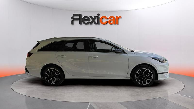 Usado Kia Ceed Style 101 CV (74 kW) 2025 Blanco Utilitario