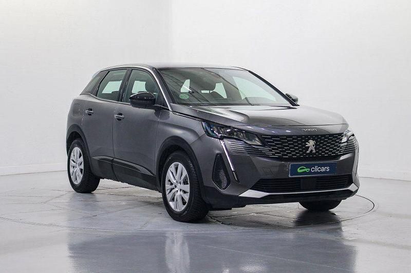 Usado Peugeot 3008 Active 130 CV (95 kW) 2021 Gris / plata SUV