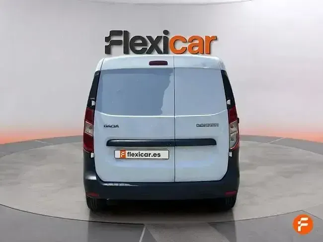 Usado Dacia Dokker 109 CV (80 kW) 2021 Blanco Monovolumen