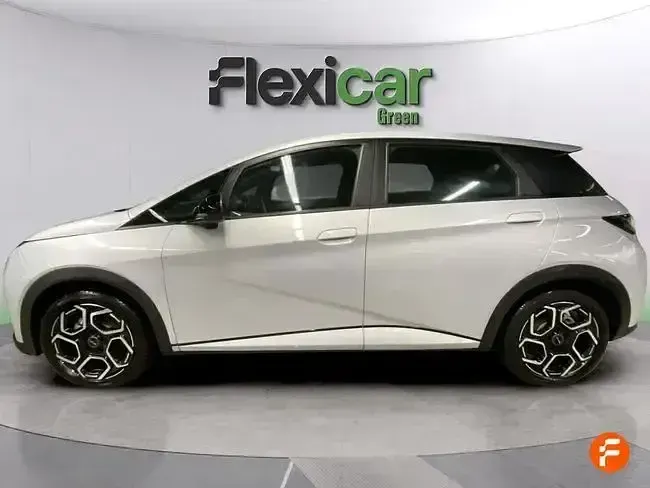 Usado BYD Dolphin Comfort 150 kW (204 CV) 2024 Blanco Utilitario