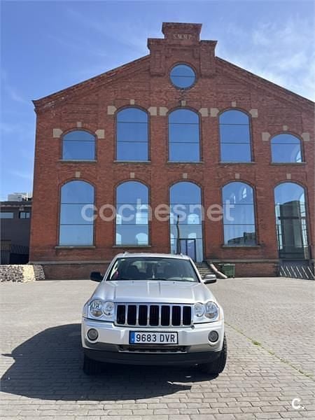 Usado Jeep Grand Cherokee Laredo 218 CV (160 kW) 2006 Gris / plata SUV