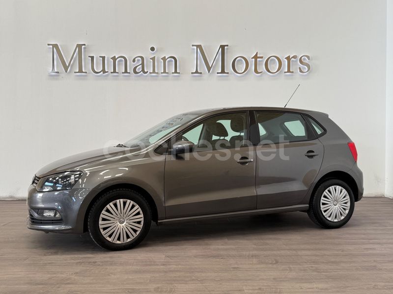 Gris / plata Usado 2015 VW Polo Advance Berlina | 9990 € (Precio justo) - Imagen 1/4