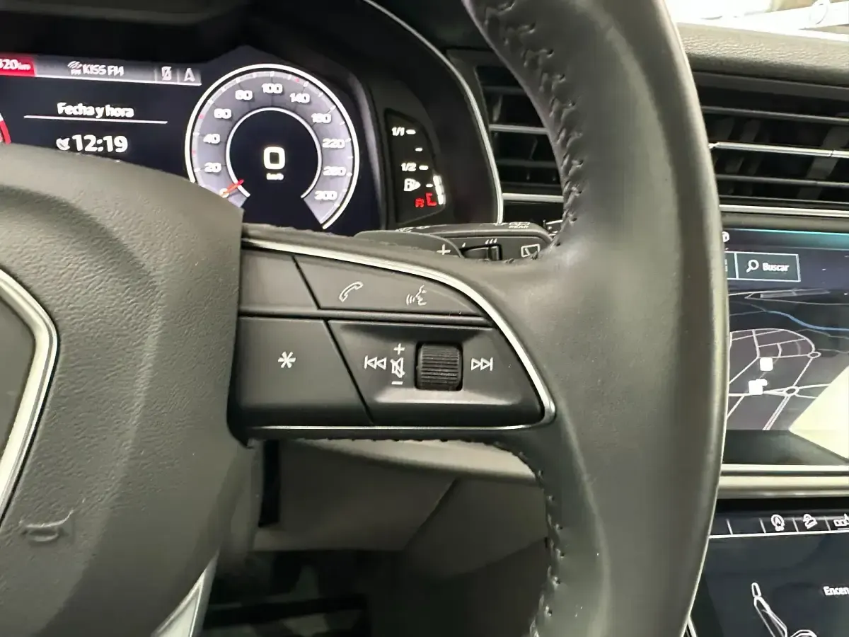 Usado Audi Q8 286 CV (210 kW) 2020 Gris SUV