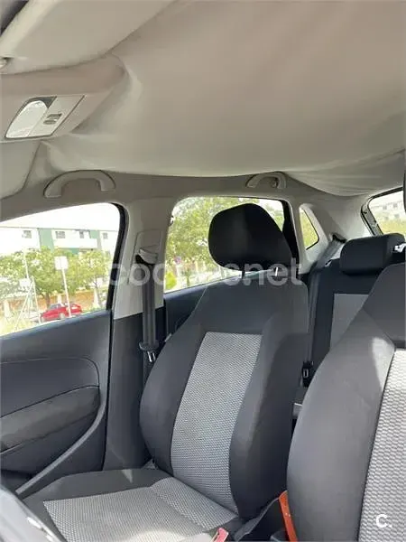 Usado VW Polo Advance 70 CV (51 kW) 2011 Negro Utilitario