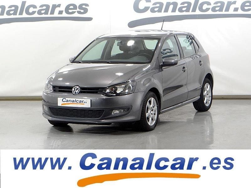 Gris Usado 2010 VW Polo Advance Berlina | 5925 € (Precio justo) - Imagen 1/4
