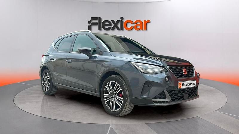Usado Seat Arona FR 110 CV (80 kW) 2024 Azul SUV
