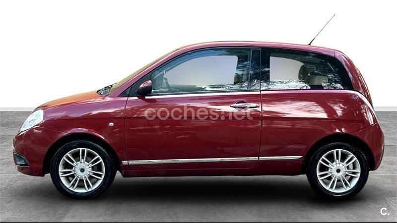 Granate Usado 2008 Lancia Ypsilon Utilitario | 3600 € (Buen precio) - Imagen 1/4