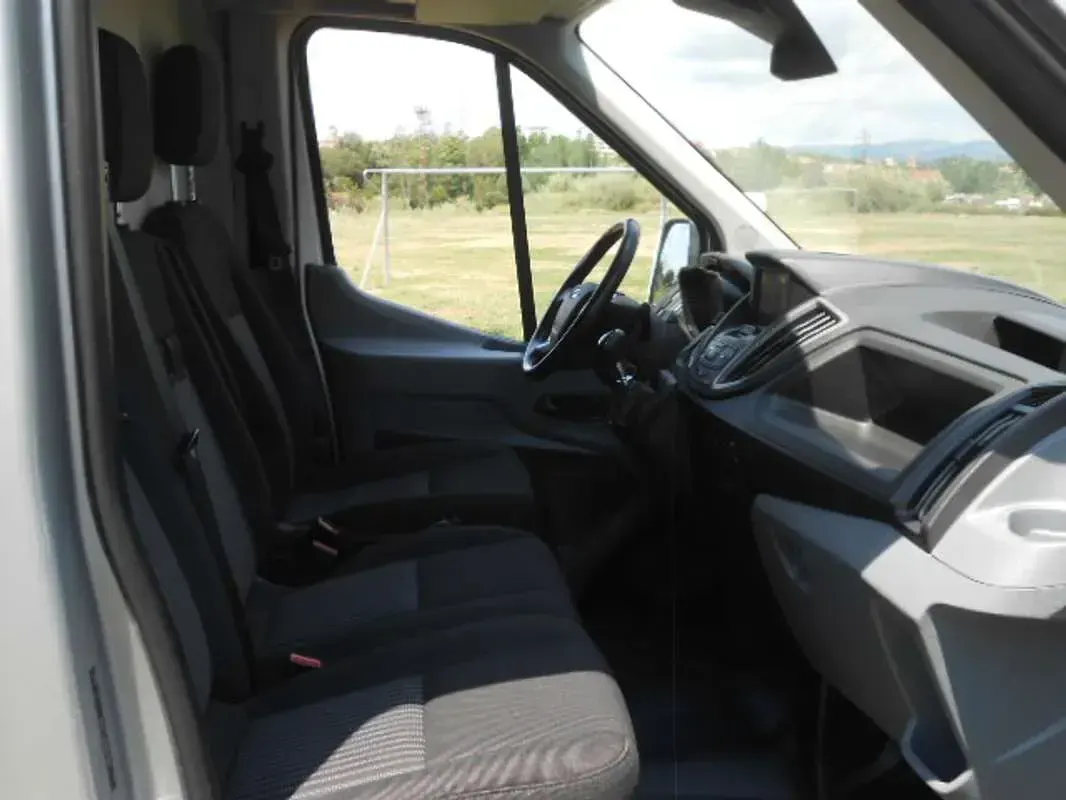 Usado Ford Transit Trend 105 CV (77 kW) 2018 Gris Van