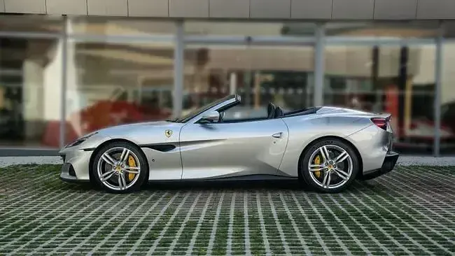 Usado Ferrari Portofino 620 CV (456 kW) 2023 Gris Descapotable