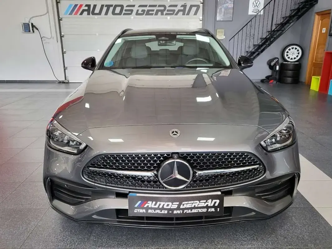 Usado Mercedes C220 200 CV (147 kW) 2024 Gris Familiar