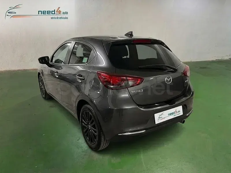 Usado Mazda 2 90 CV (66 kW) 2022 Gris / plata Berlina