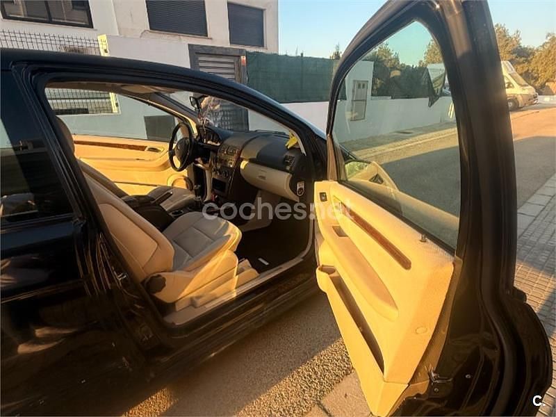 Usado Mercedes A150 Elegance 95 CV (69 kW) 2005 Negro Berlina